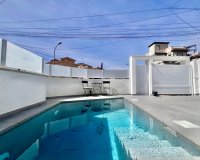 Reventa - Villa - San Miguel de Salinas - Las filipinas