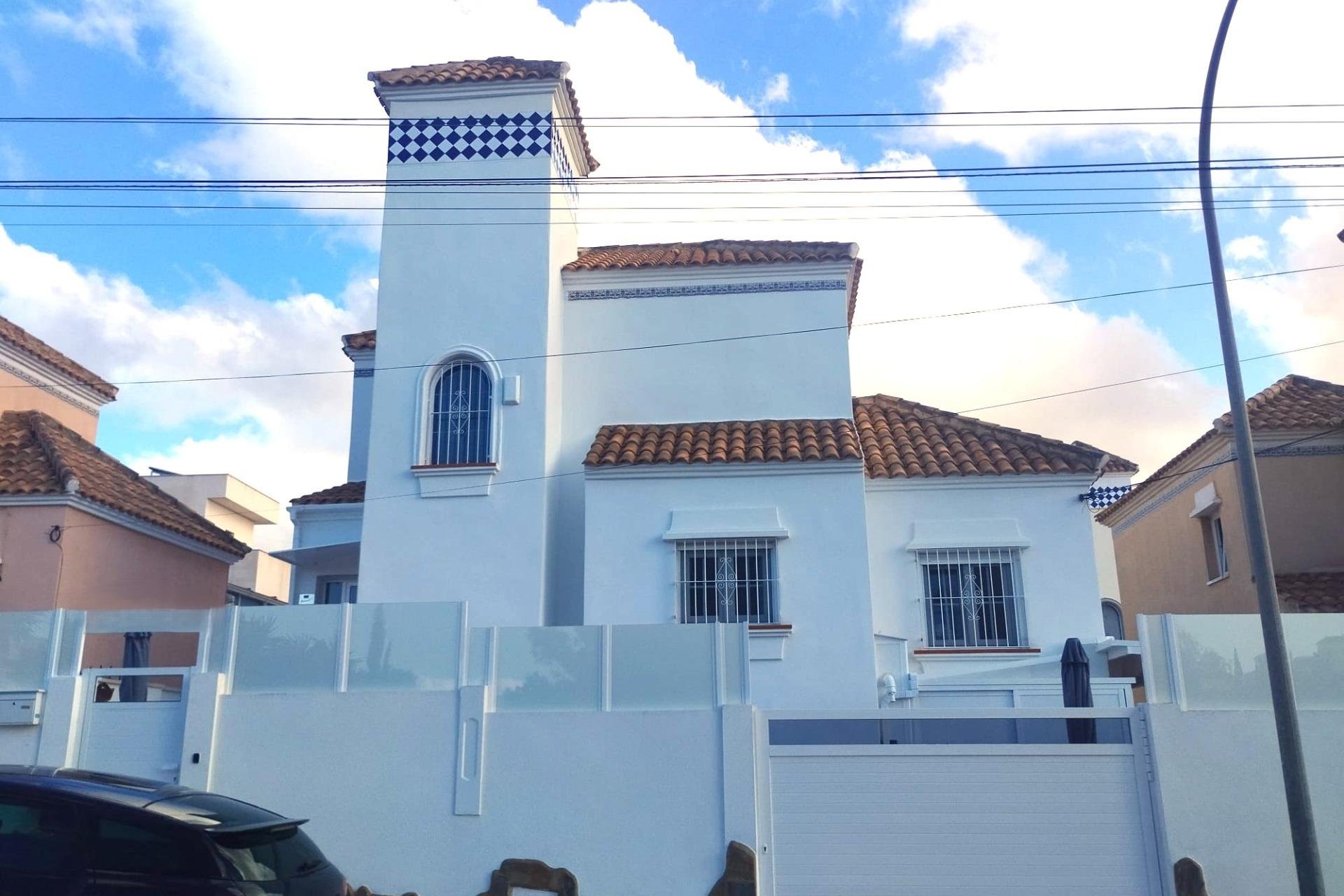 Reventa - Villa - San Miguel de Salinas - Las filipinas