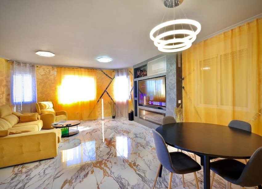 Reventa - Villa - San Miguel de Salinas - Residencial los flamencos