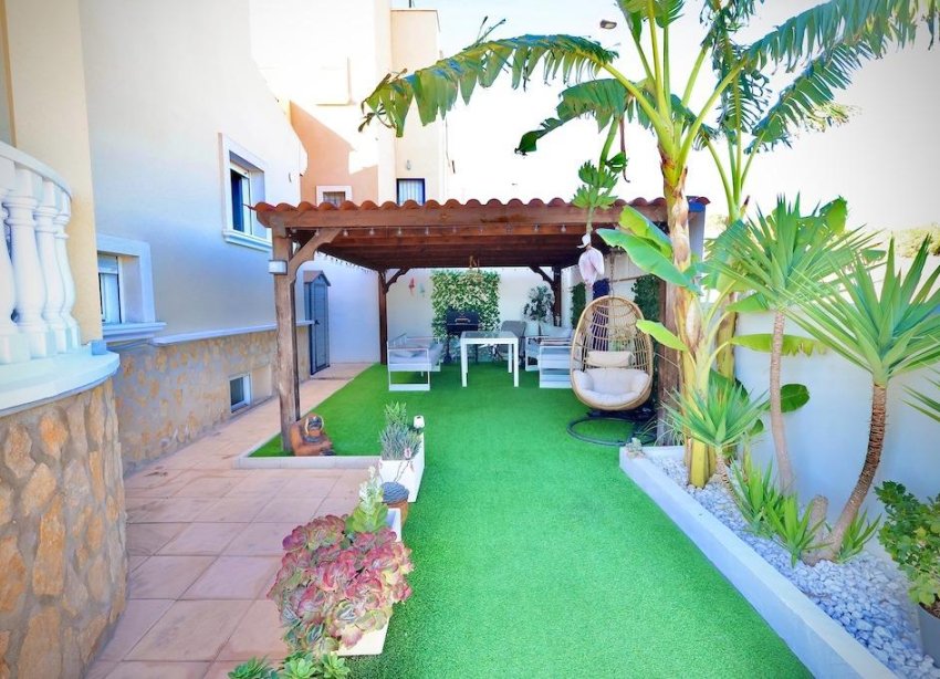 Reventa - Villa - San Miguel de Salinas - Residencial los flamencos