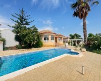 Reventa - Villa - San Miguel de Salinas - San Miguel De Salinas