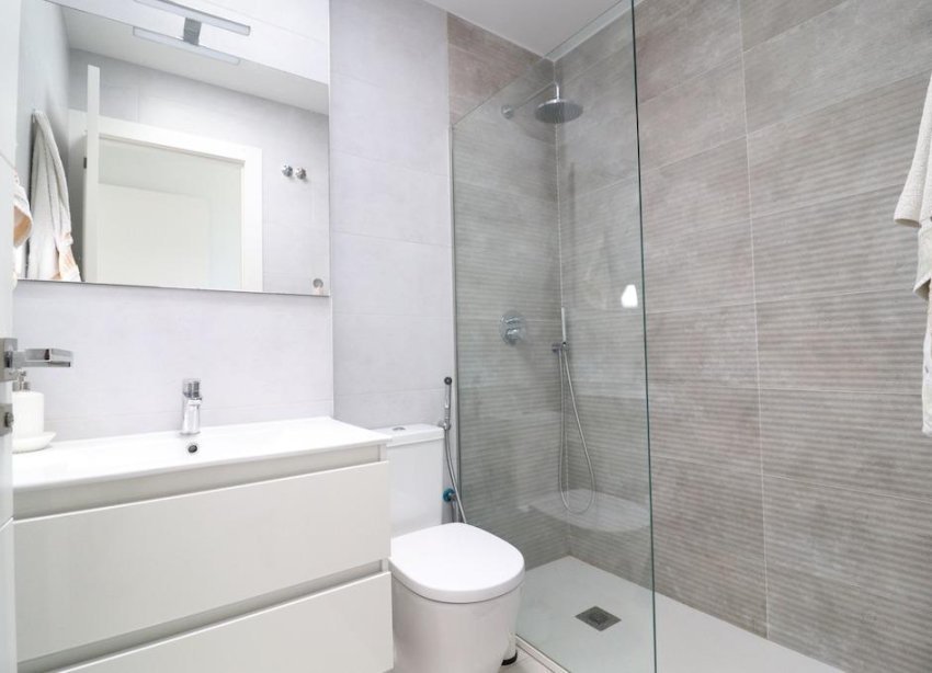 Reventa - Villa - San Miguel de Salinas - Urbanizaciones