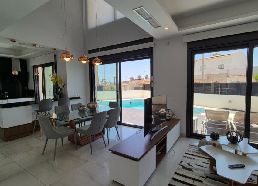 Reventa - Villa - Torrevieja - Costa Blanca