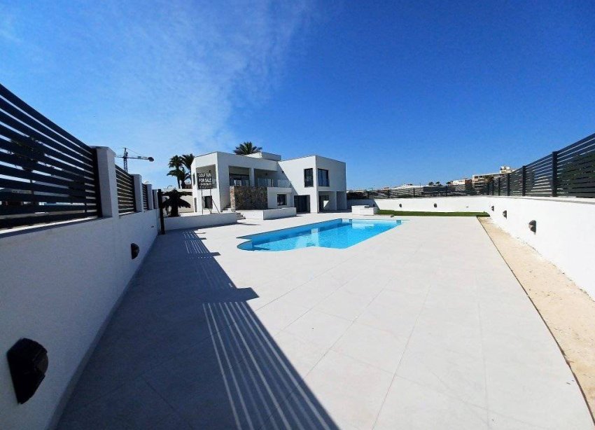 Reventa - Villa - Torrevieja - Los Balcones