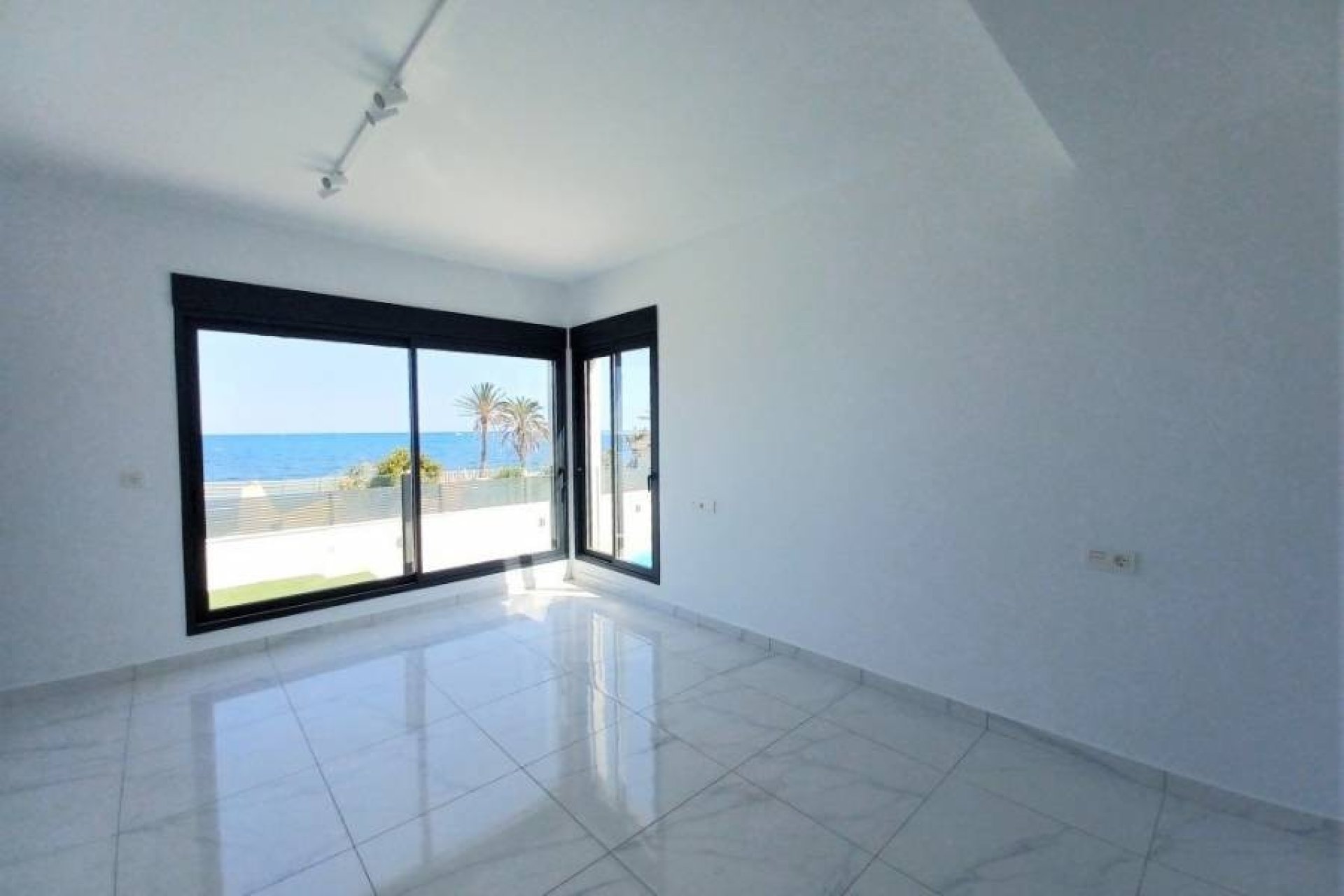 Reventa - Villa - Torrevieja - Los Balcones