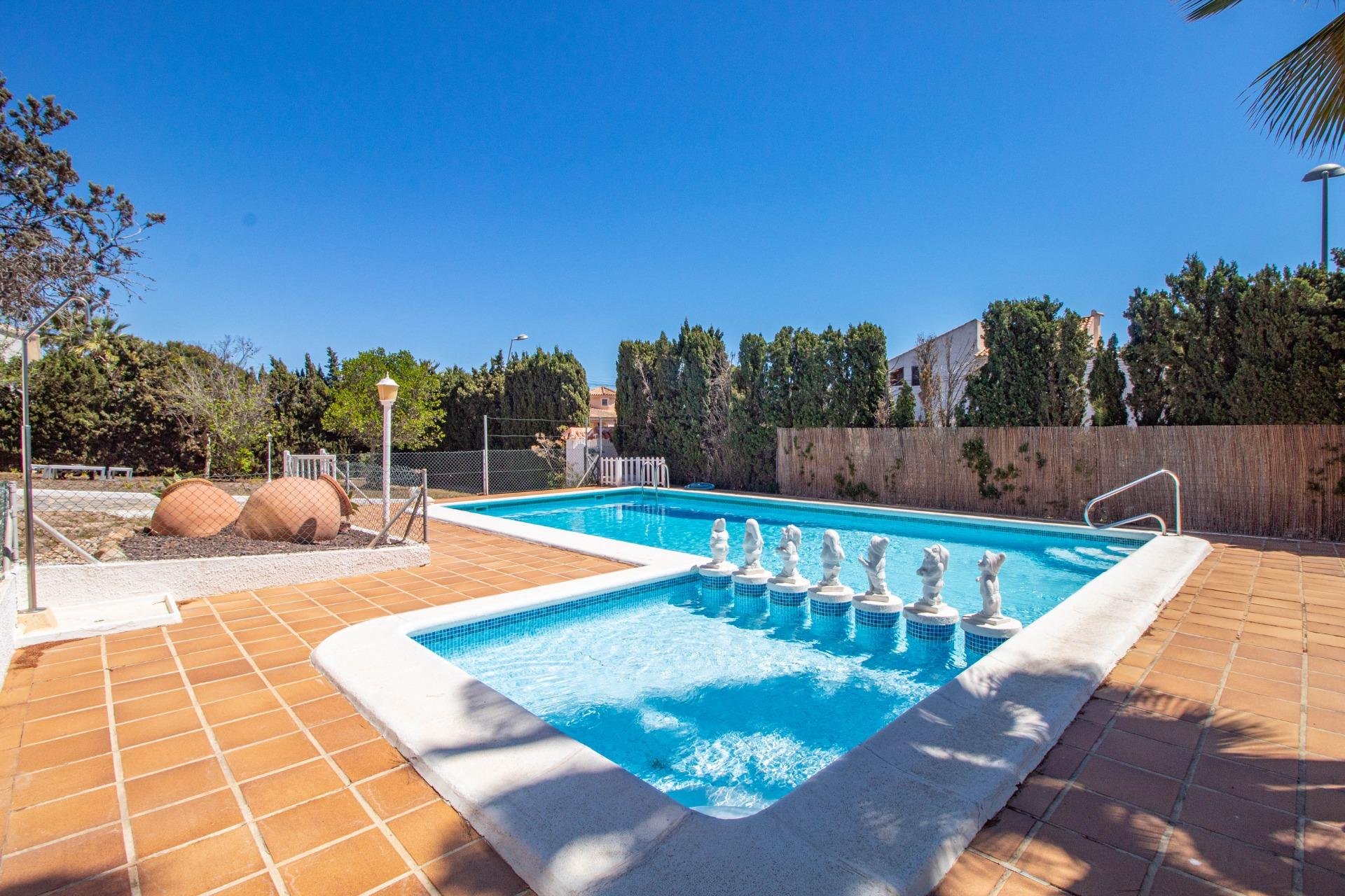 Reventa - Villa - Torrevieja - Los balcones