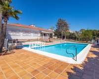 Reventa - Villa - Torrevieja - Los balcones