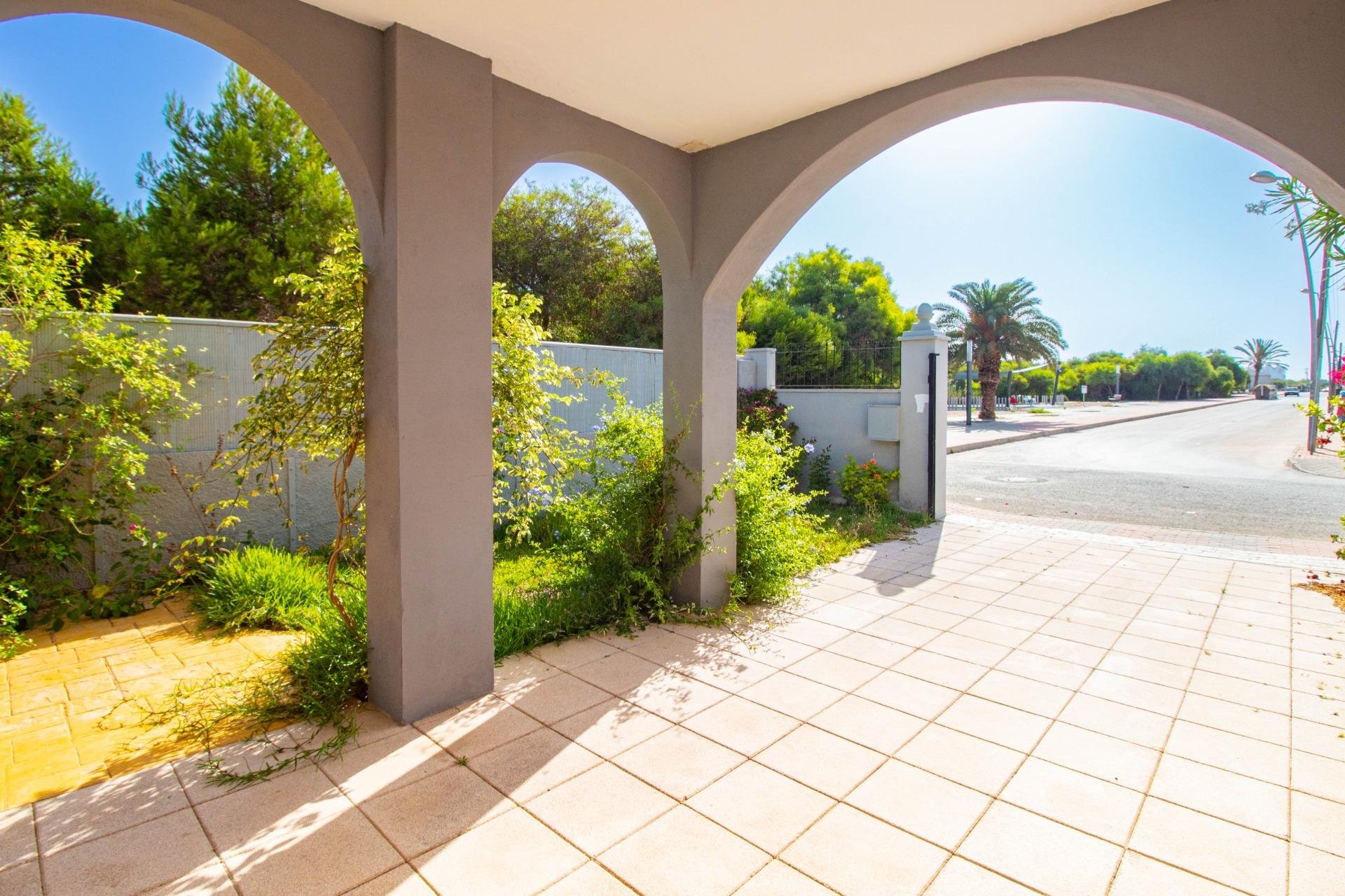 Reventa - Villa - Torrevieja - Los balcones