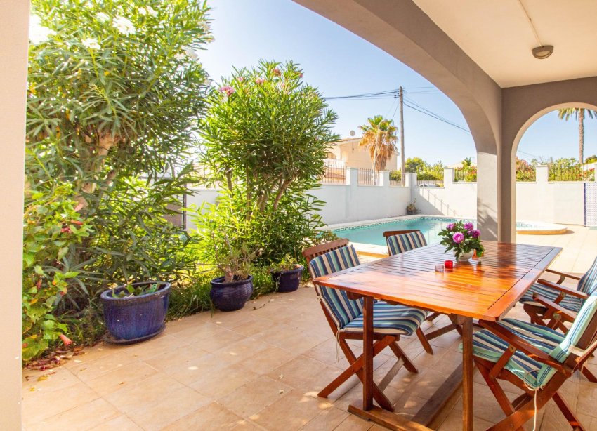 Reventa - Villa - Torrevieja - Los balcones