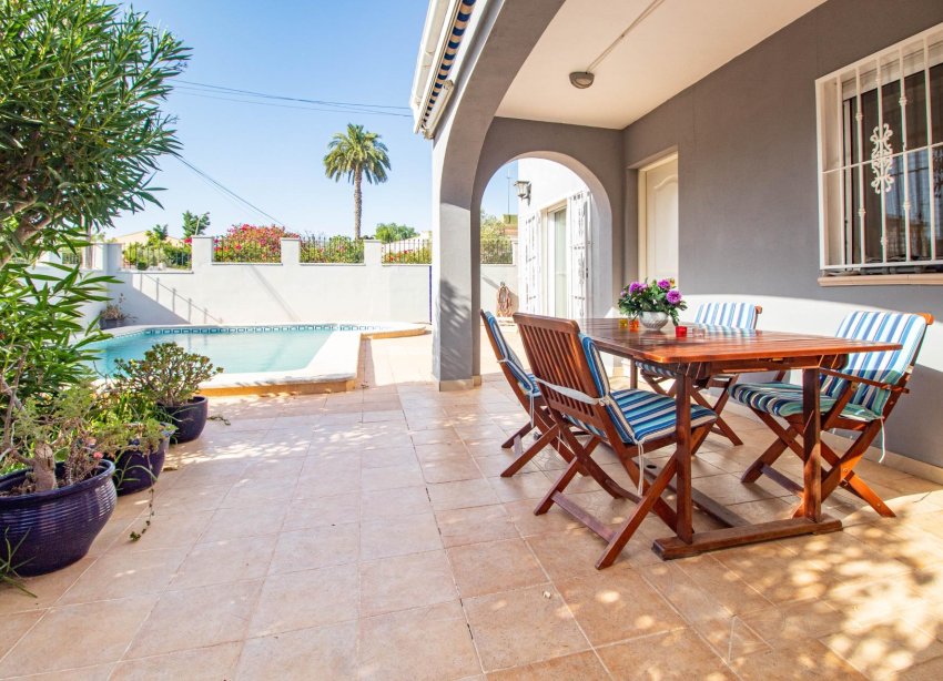 Reventa - Villa - Torrevieja - Los balcones