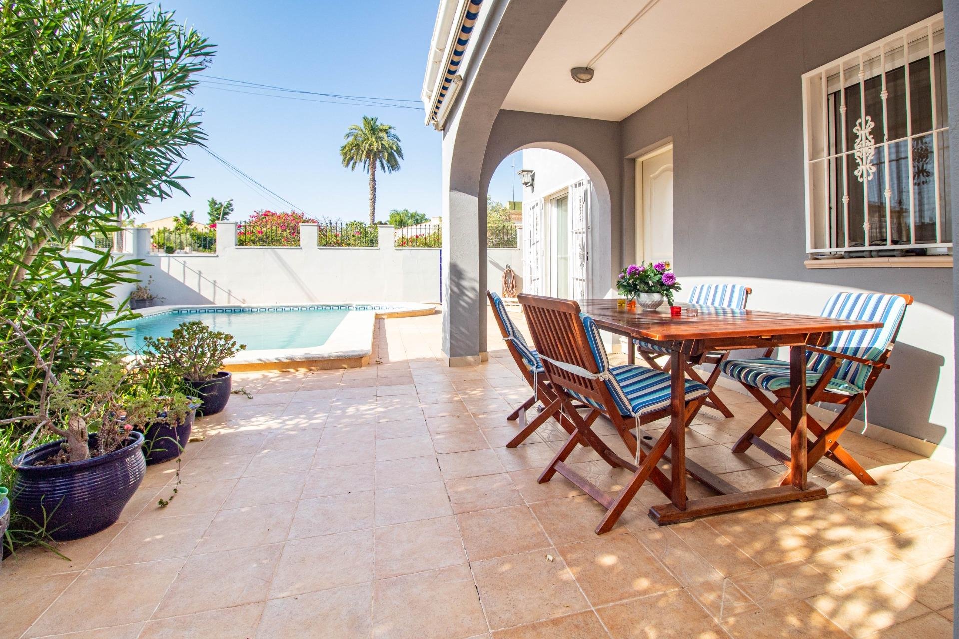 Reventa - Villa - Torrevieja - Los balcones