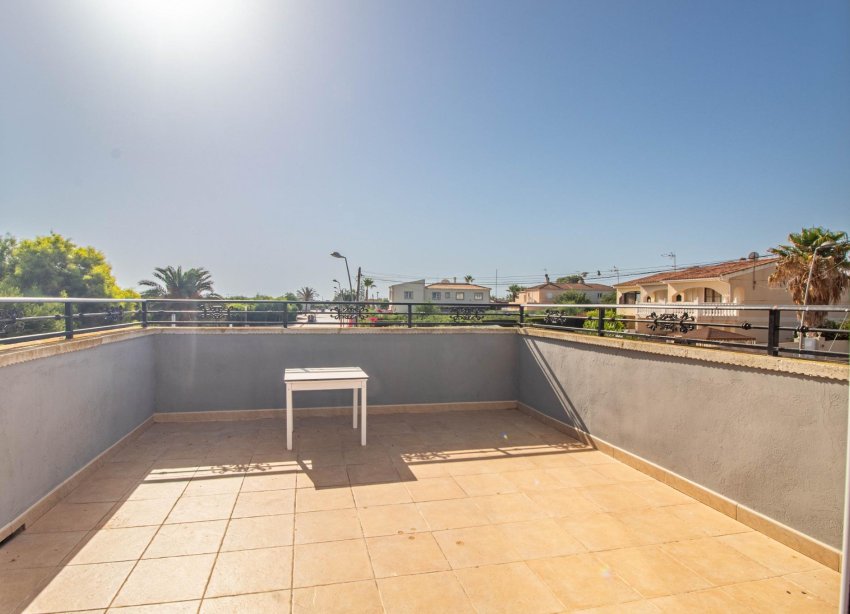 Reventa - Villa - Torrevieja - Los balcones