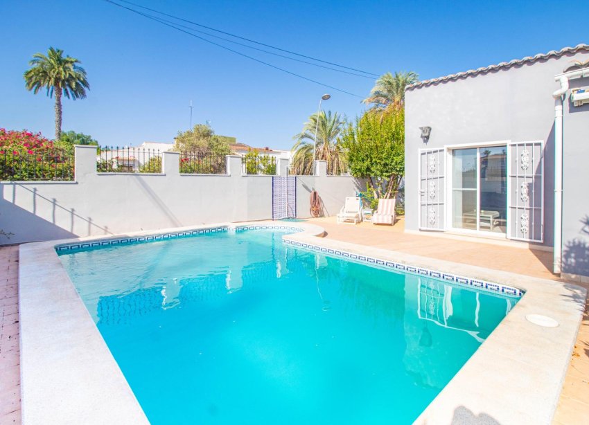 Reventa - Villa - Torrevieja - Los balcones