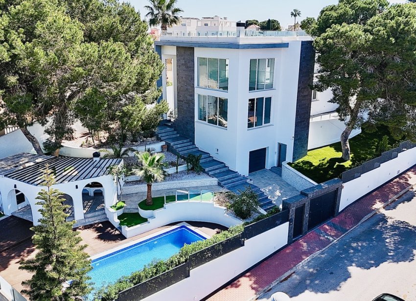 Reventa - Villa - Torrevieja - Los Balcones