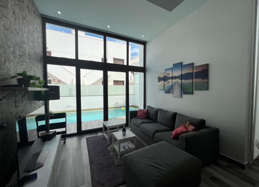 Reventa - Villa - Torrevieja - Los Balcones