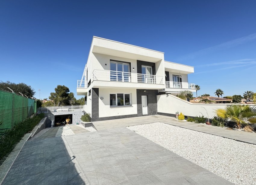 Reventa - Villa - Torrevieja - Los Balcones