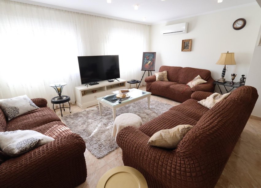 Reventa - Villa - Torrevieja - Los Balcones