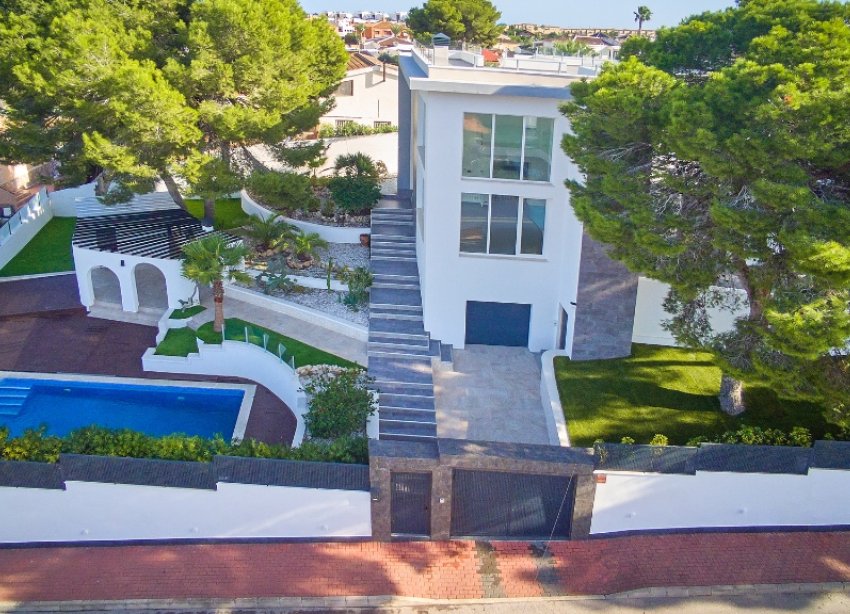 Reventa - Villa - Torrevieja - Los Balcones