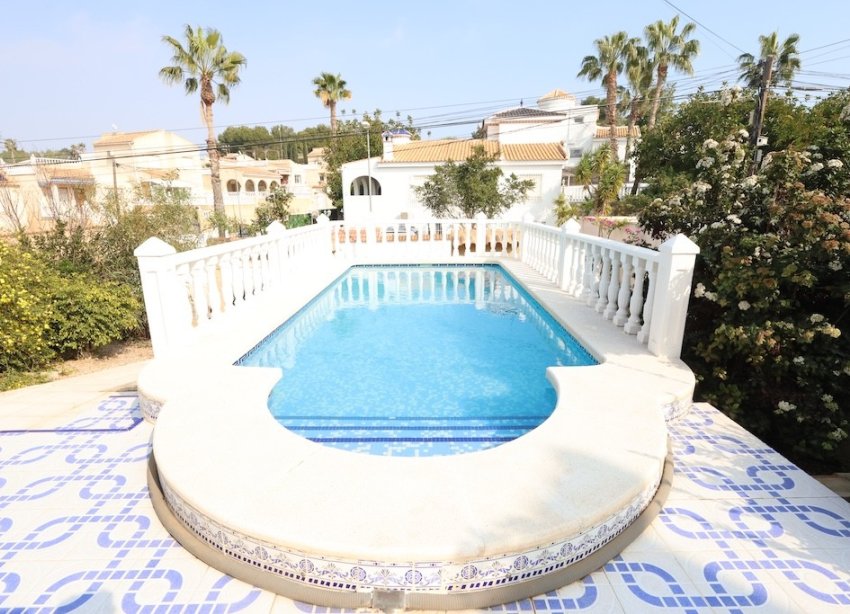 Reventa - Villa - Torrevieja - Los Balcones