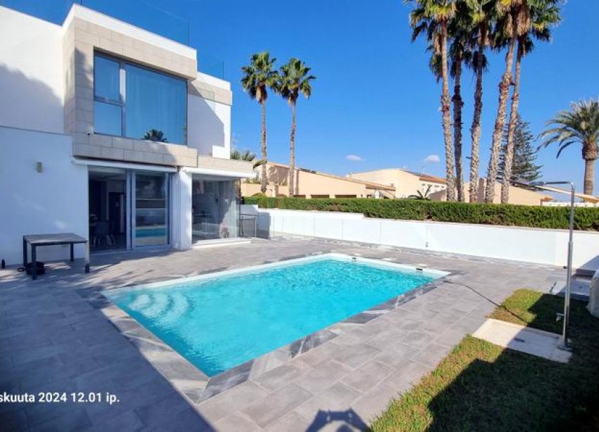 Reventa - Villa - Torrevieja - Los Balcones