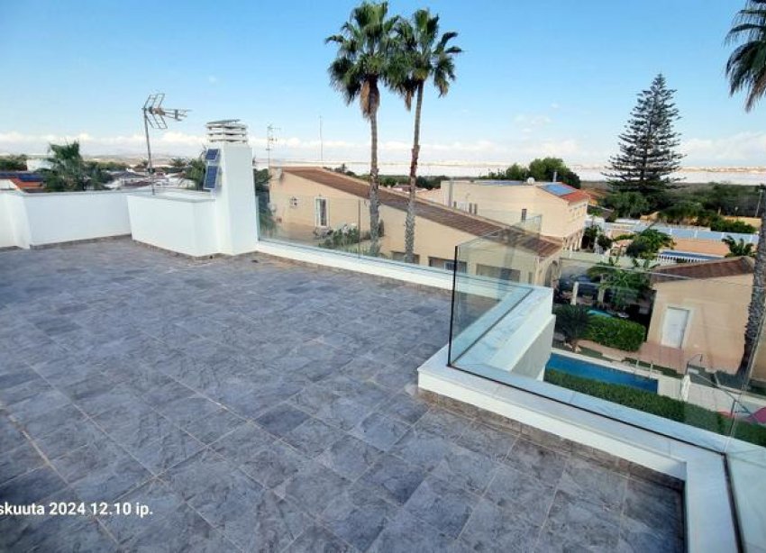 Reventa - Villa - Torrevieja - Los Balcones