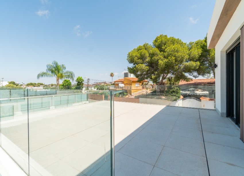 Reventa - Villa - Torrevieja - Los Balcones