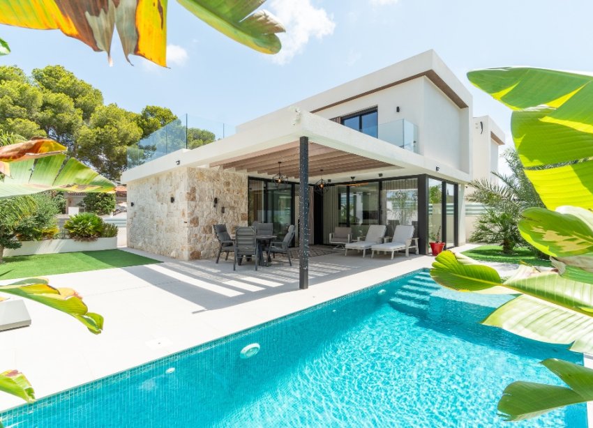 Reventa - Villa - Torrevieja - Los Balcones