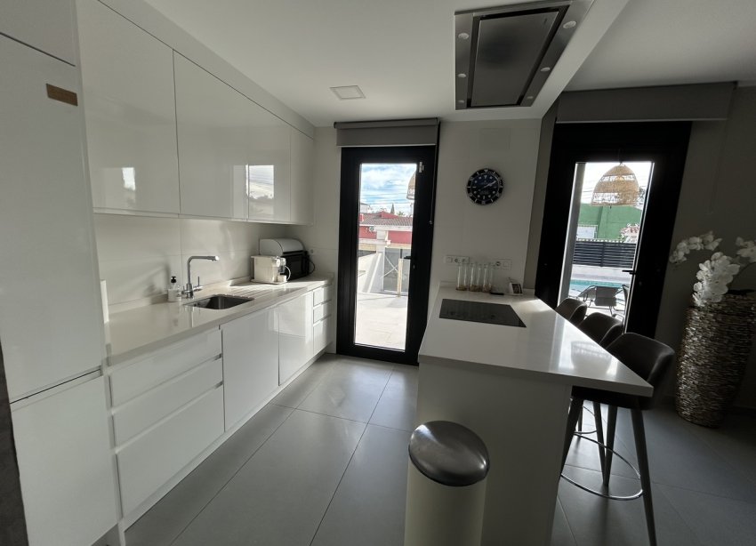 Reventa - Villa - Torrevieja - Los Balcones