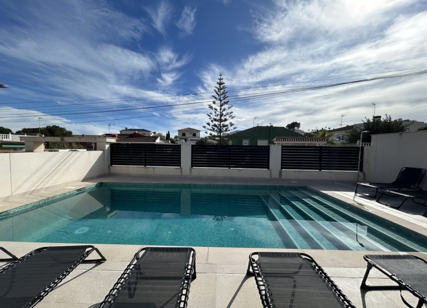 Reventa - Villa - Torrevieja - Los Balcones