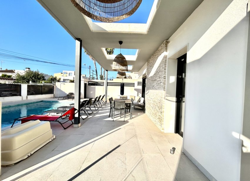 Reventa - Villa - Torrevieja - Los Balcones