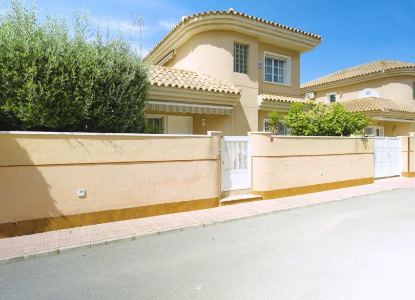 Reventa - Villa - Torrevieja - Los Balcones