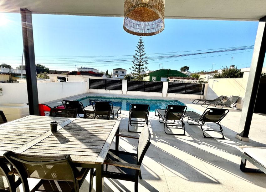 Reventa - Villa - Torrevieja - Los Balcones