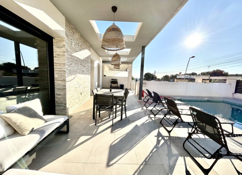 Reventa - Villa - Torrevieja - Los Balcones