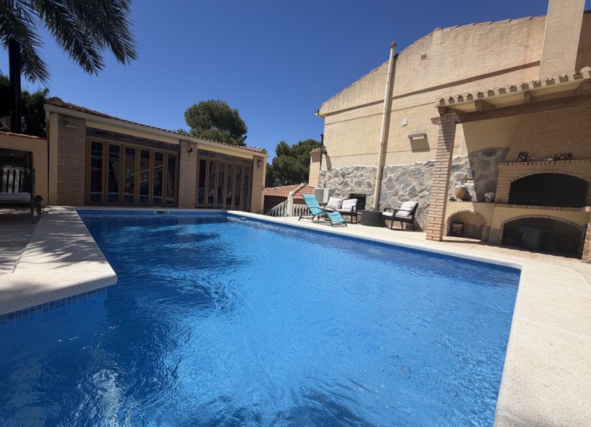 Reventa - Villa - Torrevieja - Los Balcones