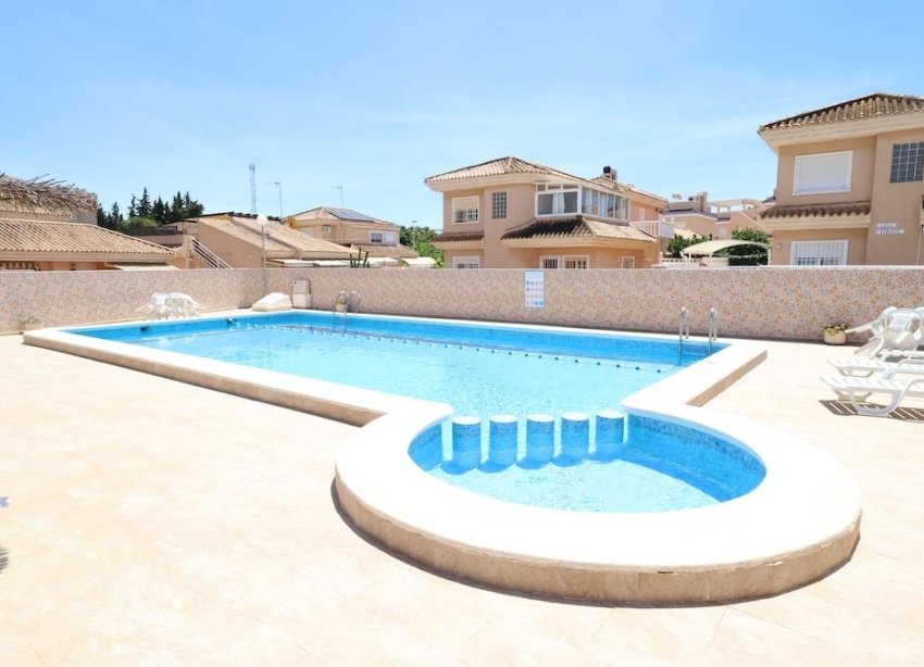 Reventa - Villa - Torrevieja - Los Balcones
