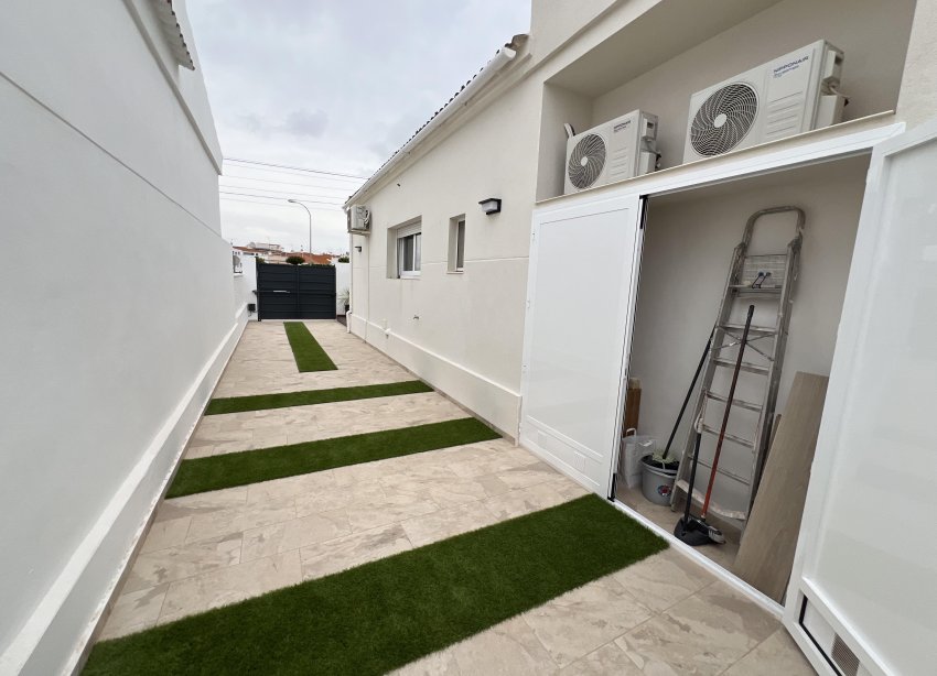 Reventa - Villa - Torrevieja - San luis