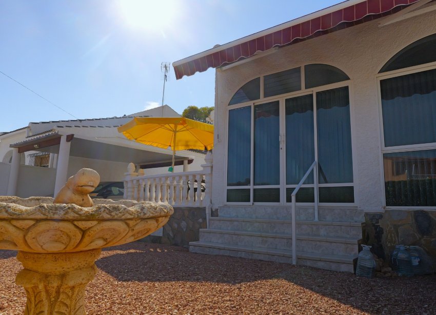 Reventa - Villa - Torrevieja - Urbanización San Luis