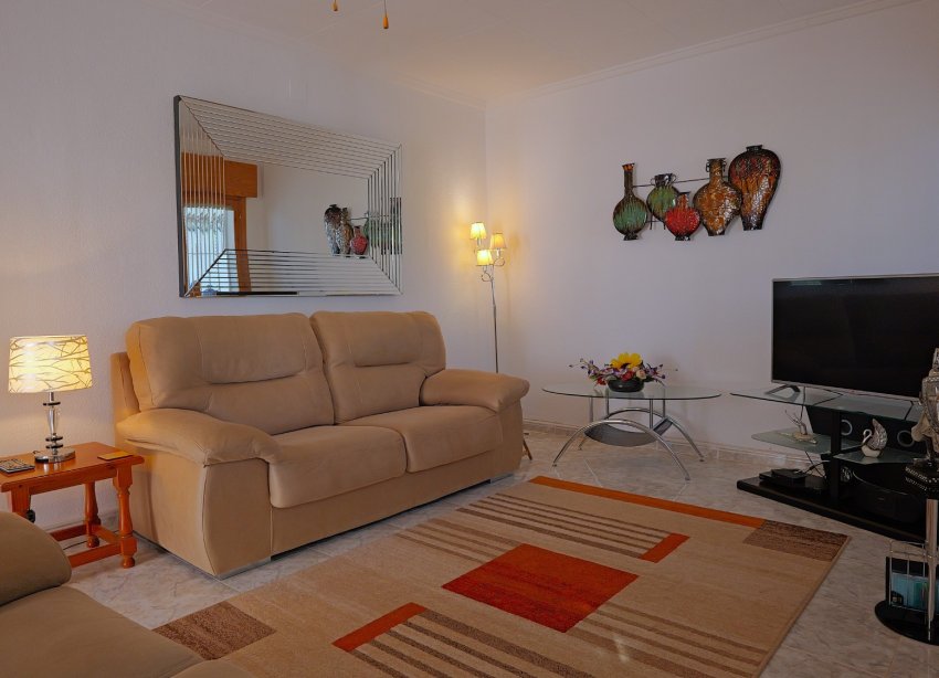 Reventa - Villa - Torrevieja - Urbanización San Luis