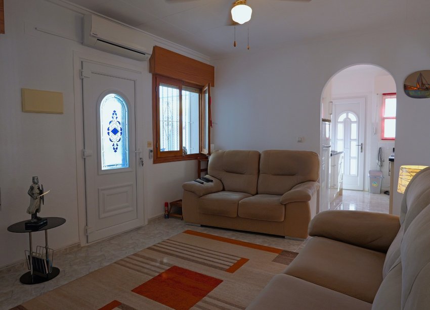 Reventa - Villa - Torrevieja - Urbanización San Luis