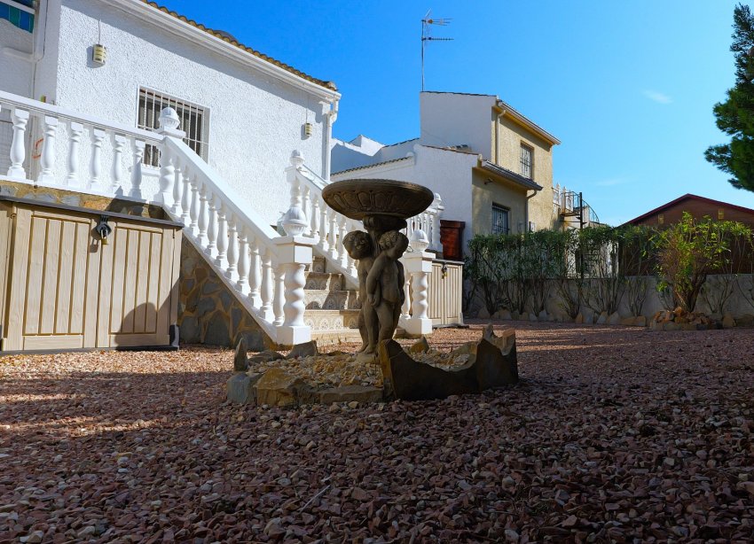 Reventa - Villa - Torrevieja - Urbanización San Luis