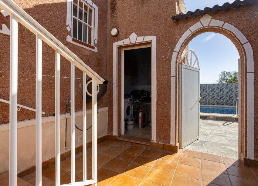 Reventa - Villa - Torrevieja - Urbanización San Luis