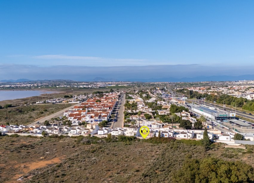 Reventa - Villa - Torrevieja - Urbanización San Luis