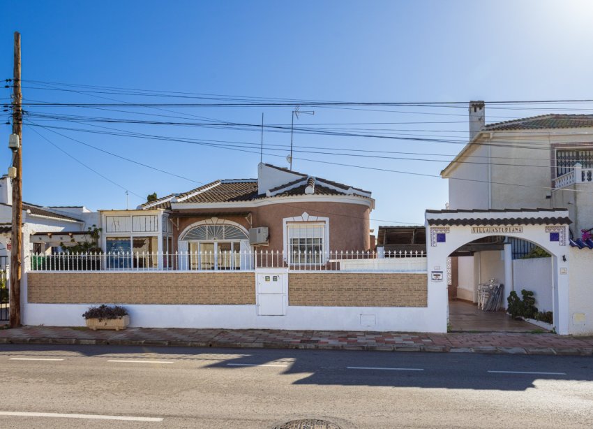 Reventa - Villa - Torrevieja - Urbanización San Luis