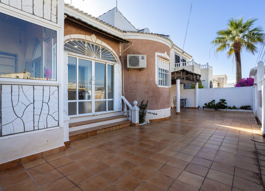 Reventa - Villa - Torrevieja - Urbanización San Luis