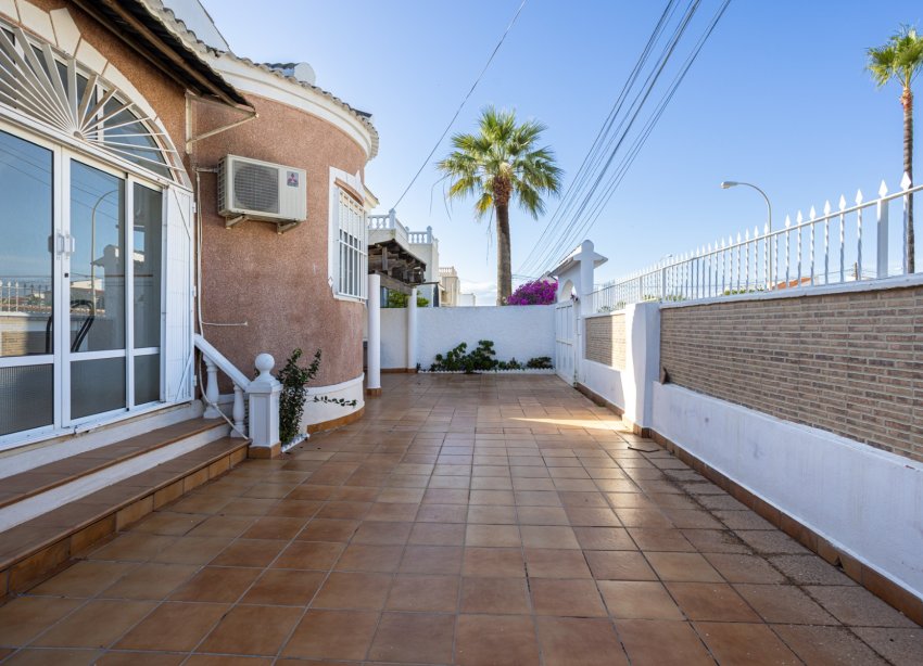 Reventa - Villa - Torrevieja - Urbanización San Luis