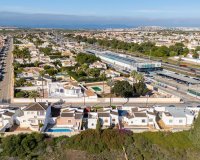 Reventa - Villa - Torrevieja - Urbanización San Luis