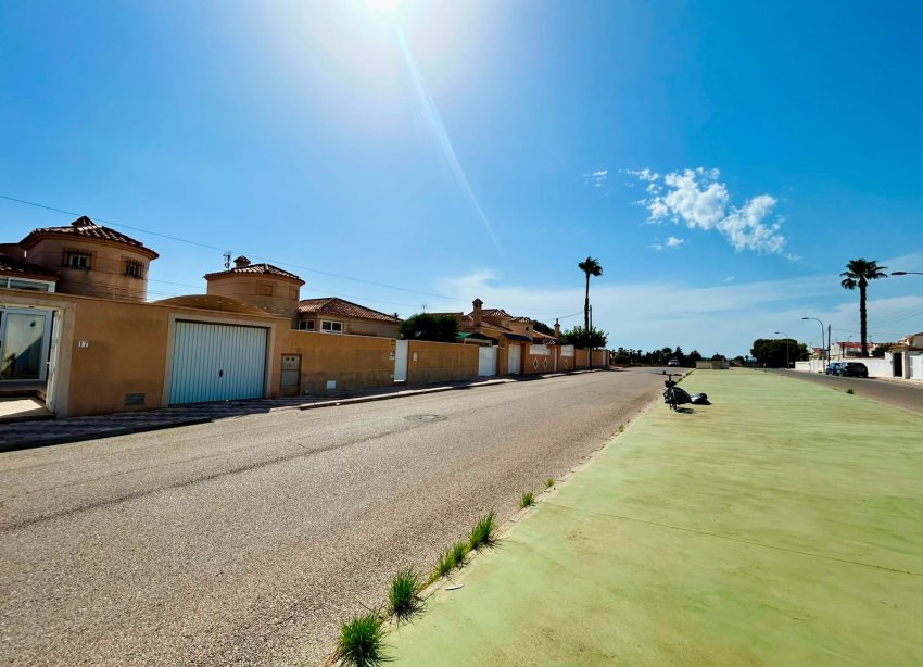Reventa - - VILLA - Torrevieja - Urbanización San Luis