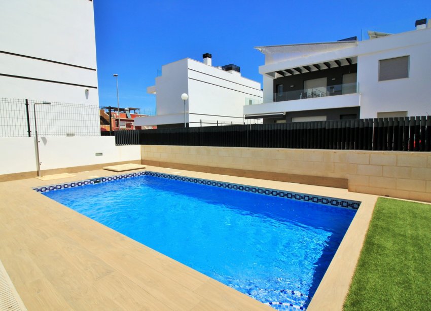 Reventa - Villa - Villamartin - Villamartín