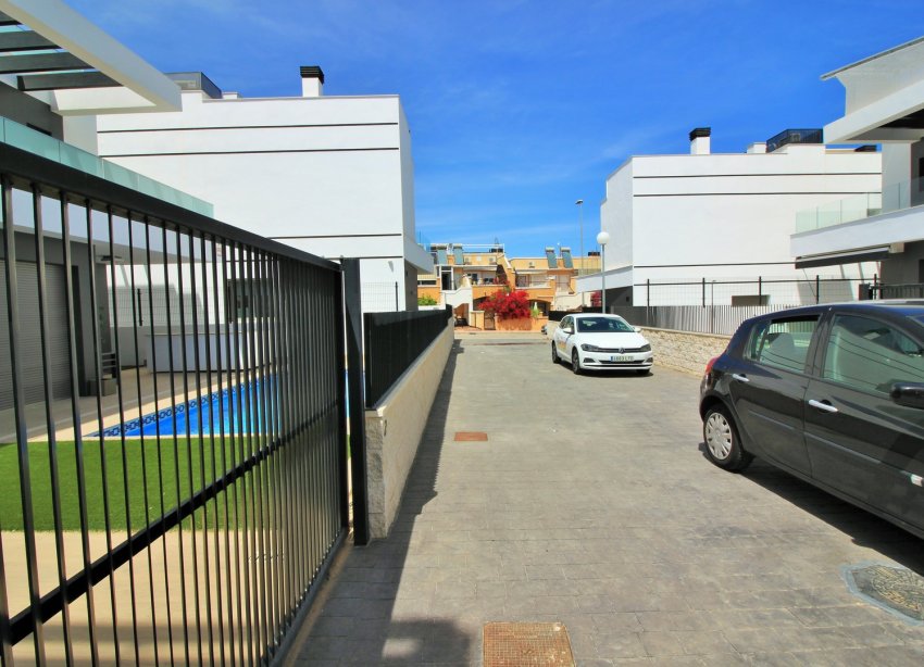 Reventa - Villa - Villamartin - Villamartín