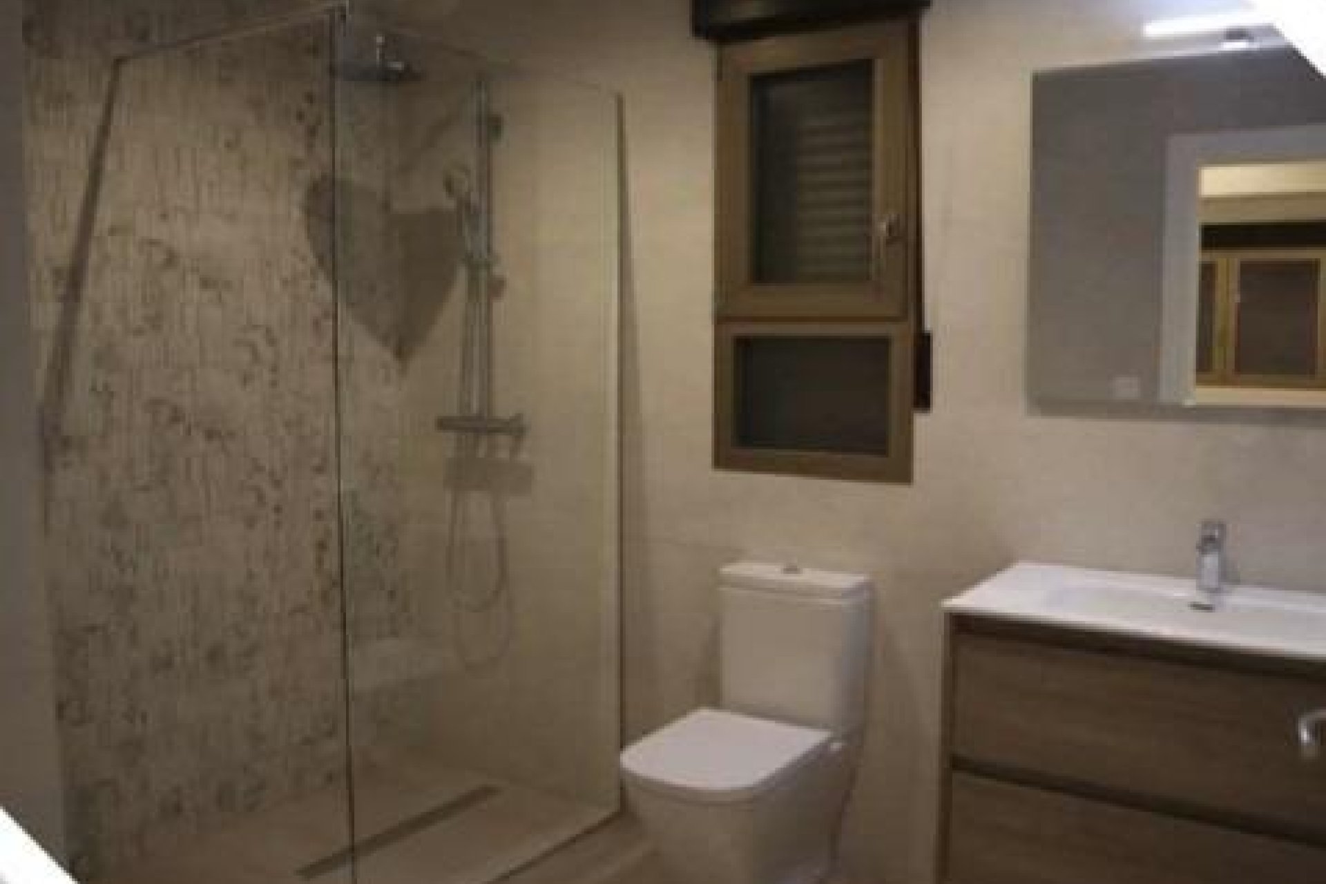 Rynek Pierwotny - Willa - Aspe - Centro